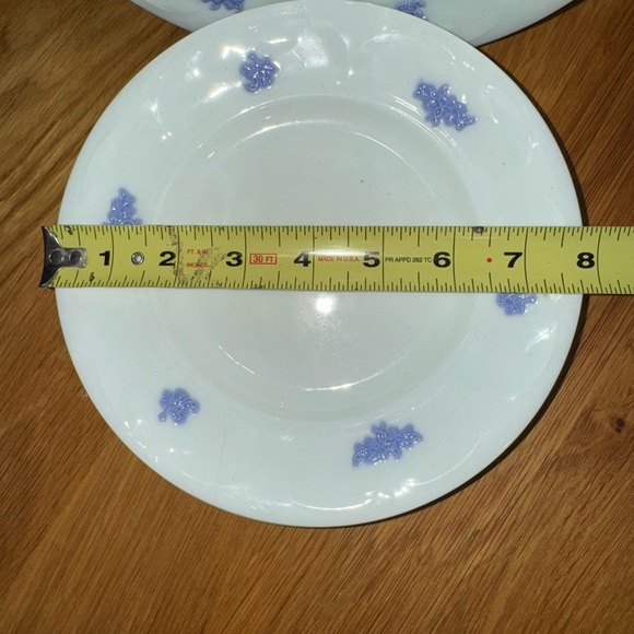 Elegant White and Blue Floral Dinner Plates - Picture 9 of 10